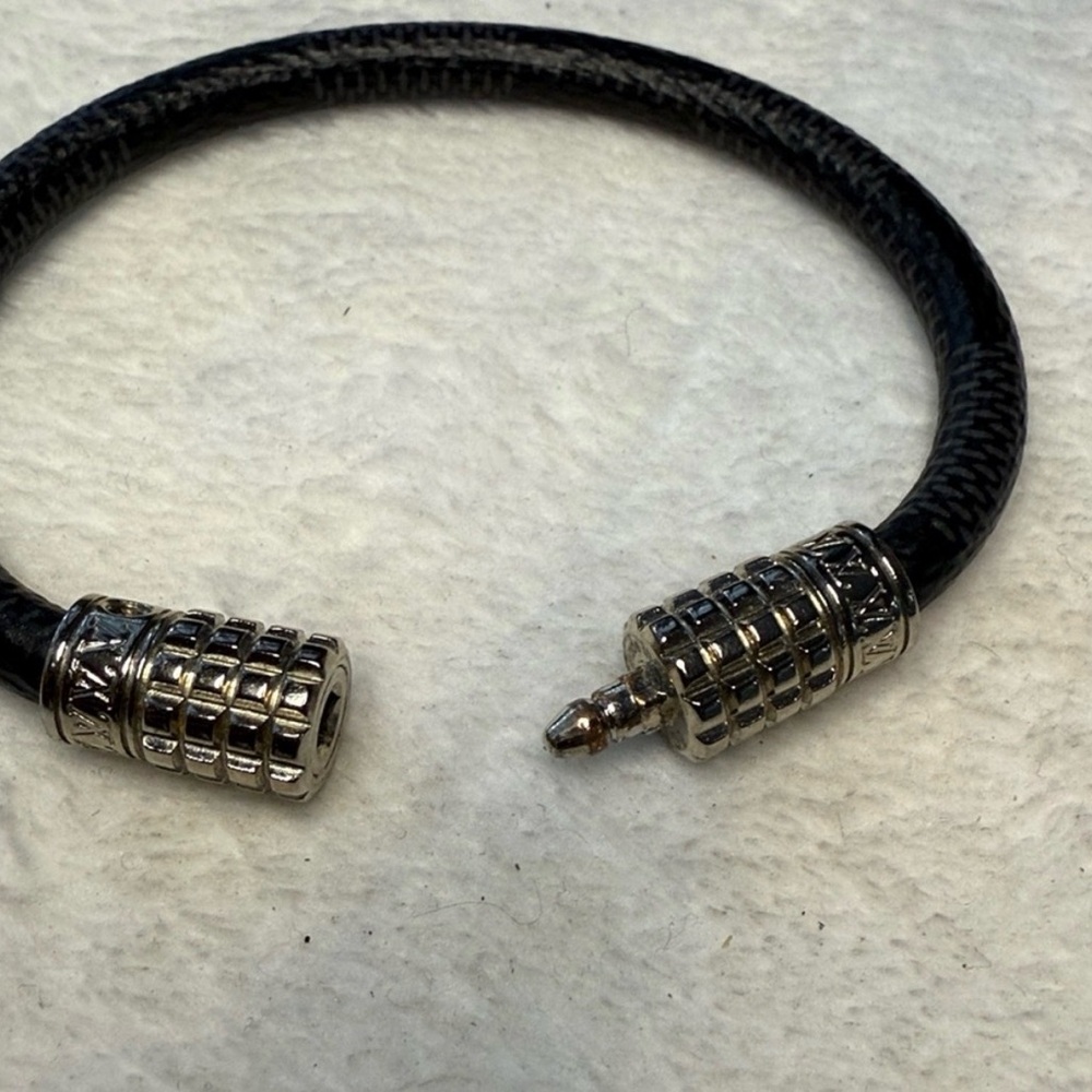 Louis Vuitton Black and Silver Men’s Bracelet - Picture 4 of 6